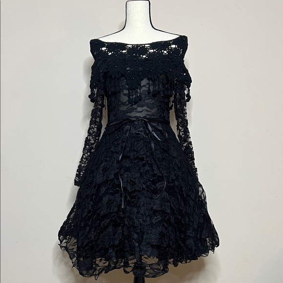 kingmany Dresses & Skirts - Elegant Black Lace Off-Shoulder Dress
